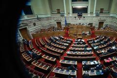 Χαμός στη Βουλή για τις διαδικασίες express της ρύθμισης με τις 120 δόσεις