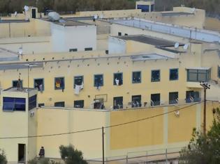 Φωτογραφία για Νέα αιματηρή συμπλοκή στις φυλακές Κορυδαλλού - Μαχαιριά στον λαιμό