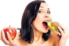 Χωρίς πανικό διώξτε τα παραπανίσια κιλά αυτών των ημερών