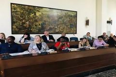 Αμερικανοί φοιτητές μελετούν τον ροδιακό τουρισμό