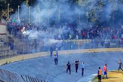 Σοβαρά επεισόδια με πέτρες και κατσαβίδια στο στάδιο Διαγόρα! (Video+Pics)
