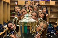 Πήραν το πρωτάθλημα και φωτογραφήθηκαν...γυμνές!