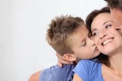 Πώς καθιερώθηκε η Γιορτή της Μητέρας και πότε γιορτάζεται φέτος;