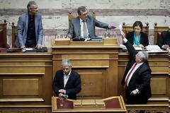 Δείτε το βίντεο:Πυρ και μανία ο Κοτζιάς φώναζε στη Βουλή ότι του άλλαξαν την ώρα ομιλίας