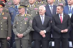 ΥΠΕΘΑ: Στη Σερβία ο Αποστολάκης για τη μέρα της νίκης – ΦΩΤΟ