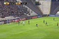 Απίστευτο γκολ από γκέλα του τερματοφύλακα!