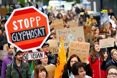 Σάλος στη Γαλλία: Η Monstanto φακέλωνε δημοσιογράφους και πολιτικούς ανάλογα με τη στάση τους στα φυτοφάρμακα