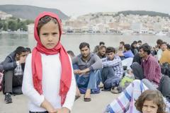 Θετικά συναισθήματα απέναντι στους πρόσφυγες αλλά και ανησυχία εκφράζουν οι Έλληνες