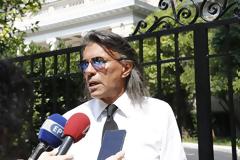 Ο Ηλίας Ψινάκης παραιτήθηκε από δήμαρχος Μαραθώνα
