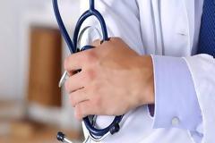 Φυλάκιση 17 μηνών σε μαιευτήρα: Προκάλεσε αιμορραγία και τον θάνατο γυναίκας σε τοκετό