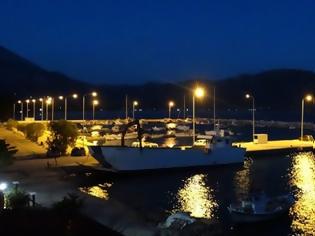 Φωτογραφία για Επιτέλους, φώτα στο λιμάνι του Μύτικα!
