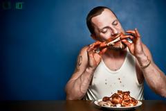 Αυτές είναι οι 18 πιο “εθιστικές” τροφές και οι 17 λιγότερο “εθιστικές”