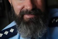 Αστυνομικός προσφεύγει στα δικαστήρια για να υπηρετεί ...με γενειάδα