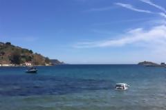 Περαστικοί σώζουν γυναίκα οδηγό αυτοκινήτου που είχε πέσει στη θάλασσα