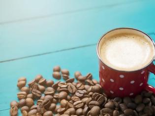 Φωτογραφία για Τι κάνει ο κανονικός καφές στον οργανισμό σε σύγκριση με τον ντεκαφεϊνέ