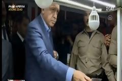 Βίντεο: Ο διάλογος του Ερντογάν με Τούρκο καστανά και το... «δολοφονικό» βλέμμα του «σουλτάνου»!