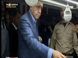 Φωτογραφία για Βίντεο: Ο διάλογος του Ερντογάν με Τούρκο καστανά και το... «δολοφονικό» βλέμμα του «σουλτάνου»!