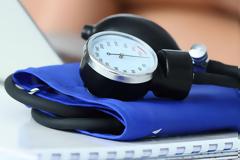 Ποιος ξηρός καρπός μπορεί να έχει ευεργετικές επιδράσεις στην αρτηριακή πίεση απομακρύνοντας τον κίνδυνο καρδιακών παθήσεων;