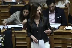 Ε. Αχτσιόγλου: Με την 13η σύνταξη στηρίζουμε 2,5 εκατ. συνταξιούχους