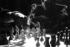 Τα παιδία παίζουσι …. και φωτιά στα μπατζάκια μας!!  Ένα εφιαλτικό σενάριο …. που δεν είναι για «παιδάκια»!!