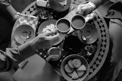 Νέα διεθνή έρευνα συνδέει τη συχνή κατανάλωση του καφέ ή του τσαγιού με τον καρκίνο του πνεύμονα.