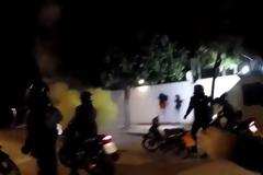 Ρουβίκωνας: Επίθεση με μπογιές στο σπίτι του Αμερικανού πρέσβη