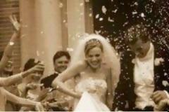 Ολοι το κανουμε αλλα ξερει κανεις μας….Γιατί πετάμε ρύζι στους γάμους, γιατί σβήνουμε κεράκια στα γενέθλια και γιατί πετάμε κέρματα στα συντριβάνια;