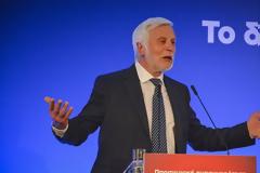 Πέτρος Τατούλης: Απέσπασε τη σύζυγό του στην περιφέρεια με αποδοχές 3.400 ευρώ