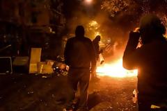 Επίθεση με μολότοφ σε αστυνομικούς στην Θεσσαλονίκη