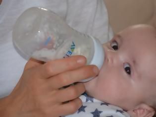 Φωτογραφία για Στέλνουν τα βρέφη στα νοσοκομεία για να συνταγογραφηθεί το υποαλλεργικό γάλα