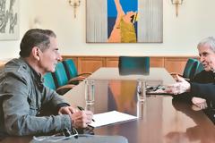 Ελένη Γλύκατζη-Αρβελέρ: Από την ΕΠΟΝ στο παλάτι και ο έρωτας του Μάνου Χατζιδάκι