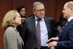 Το Eurogroup τράβηξε «χαλινάρι» στην κυβέρνηση για τις παροχές