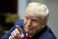 Τραμπ: «Εκπληκτικό» που ένας ανοικτά ομοφυλόφιλος θέτει υποψηφιότητα για τον Λευκό Οίκο