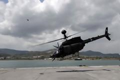 Έφτασαν στην Ελλάδα τα αμερικανικά ελικόπτερα «Kiowa Warrior» και ένα Chinook CH-47D