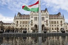 Ουγγαρία: Σάλος με τον πρόεδρο του κοινοβουλίου - Εξισώνει τους ομοφυλόφιλους με τους παιδόφιλους