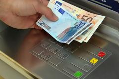 Άμεση ενεργοποίηση των μέτρων στη σκιά των επιφυλάξεων των θεσμών