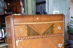 ΚΑΤΑΣΚΕΥΕΣ - Αγόρασε αυτήν την παλιά Συρταριέρα για $5. Μόλις δείτε πώς την Μετέτρεψε; Θα τρίβετε τα μάτια σας!