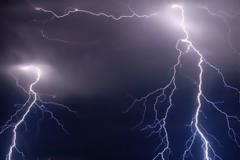 Κεραυνοί χτύπησαν το ΚΕΠΒ. Από θαύμα δε θρηνήσαμε θύματα