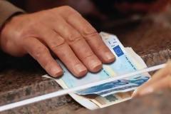 13η σύνταξη ή επίδομα ?