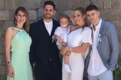 Μικαέλα Φωτιάδη – Γιάννης Μπορμπόκης: Βάφτισαν τον γιο τους στη Ρόδο – Οι πρώτες εικόνες από το μυστήριο