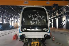 Απίστευτο: Γέμισαν γκράφιτι τα φυλασσόμενα στο αμαξοστάσιο ...πρώτα βαγόνια του Μετρό Θεσσαλονίκης! (pics)