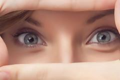 Σάλος για καρκίνο πνεύμονα: Ποια σημάδια στα μάτια που πρέπει να προσέξετε