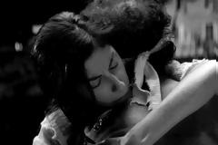 ΚΙΚΗ ΔΗΜΟΥΛΑ: Κωνσταντίνου και Ελένης