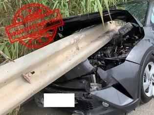 Φωτογραφία για Συγκλονιστικό τροχαίο στη Ρόδο: Προστατευτικό κιγκλίδωμα διαπέρασε αυτοκίνητο