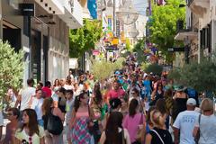 Οι Έλληνες πιστεύουν ότι η ΕΕ βγήκε περισσότερο ωφελημένη από τη συμμετοχή της Ελλάδας