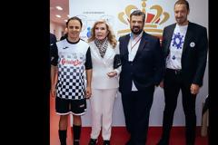 «Όραμα Ελπίδας»: Οι πιλότοι της Formula 1 βράβευσαν την Μαριάννα Βαρδινογιάννη