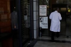 Άγριος ξυλοδαρμός γιατρού από φίλο τραυματία στο ΓΝ Νίκαιας