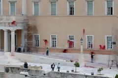 O βανδαλισμός της Βουλής φέρνει αυστηροποίηση της Δικαιοσύνης απέναντι στον Ρουβίκωνα