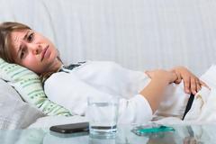 Μυελοΐνωση, καρκίνος του αίματος, με πόνο στην κοιλιά, αναιμία, κόπωση, πυρετό, νυχτερινή εφίδρωση, φαγούρα