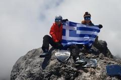 Πάτησαν στο Έβερεστ για πρώτη φορά δύο Ελληνίδες- Ύψωσαν την γαλανόλευκη